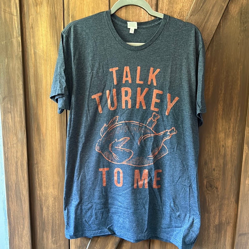 Talk Turkey to Me Graphic Tee Size L